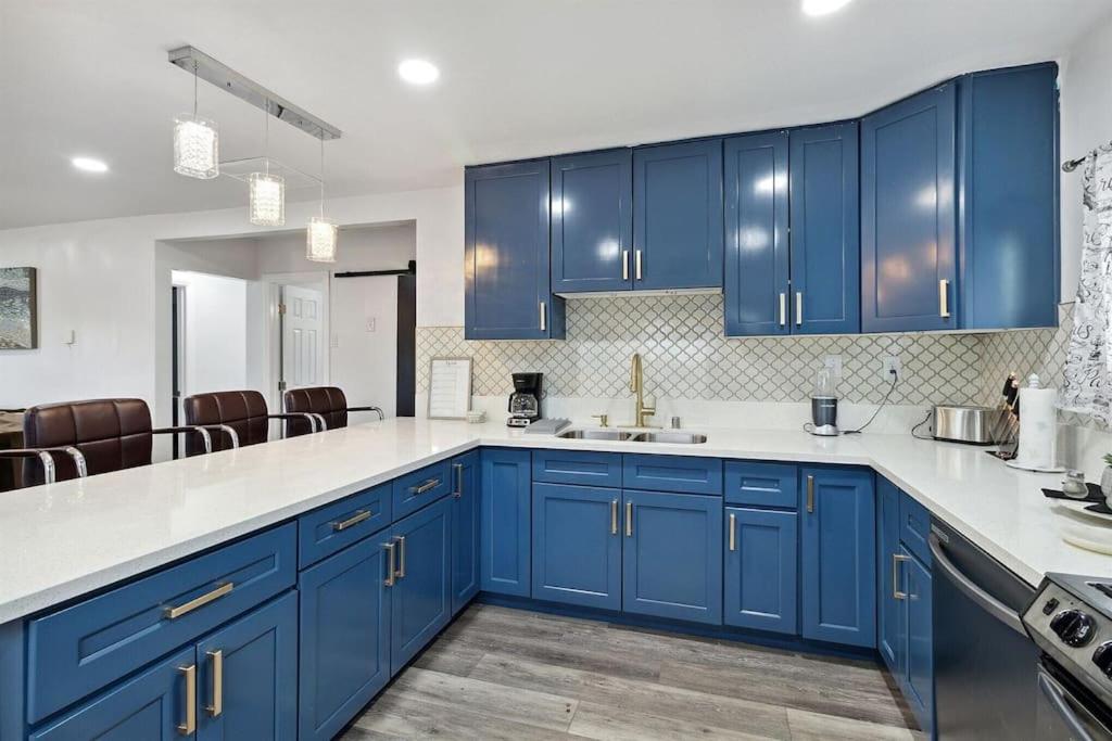 Modern City Ranch 3 Bdrm Family Home Access By Dirt Road Palmdale Exterior foto